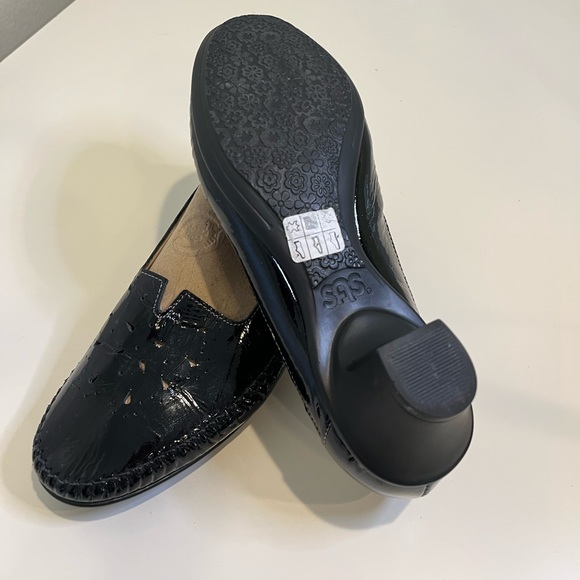 SAS Sonyo Slip on heel. Women’s black size 8 WIDE. - Picture 5 of 5